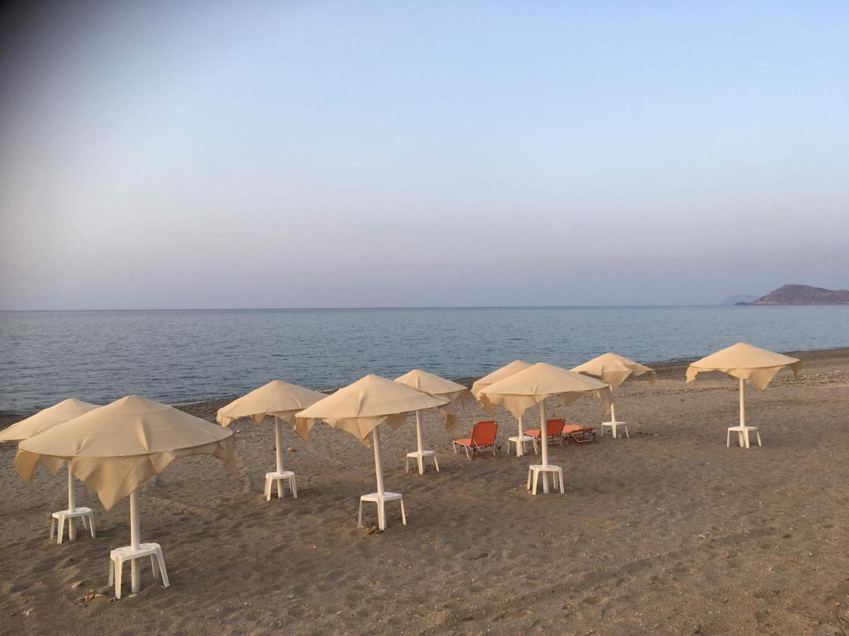 Stellar Beachhouse Gerani  ภายนอก รูปภาพ