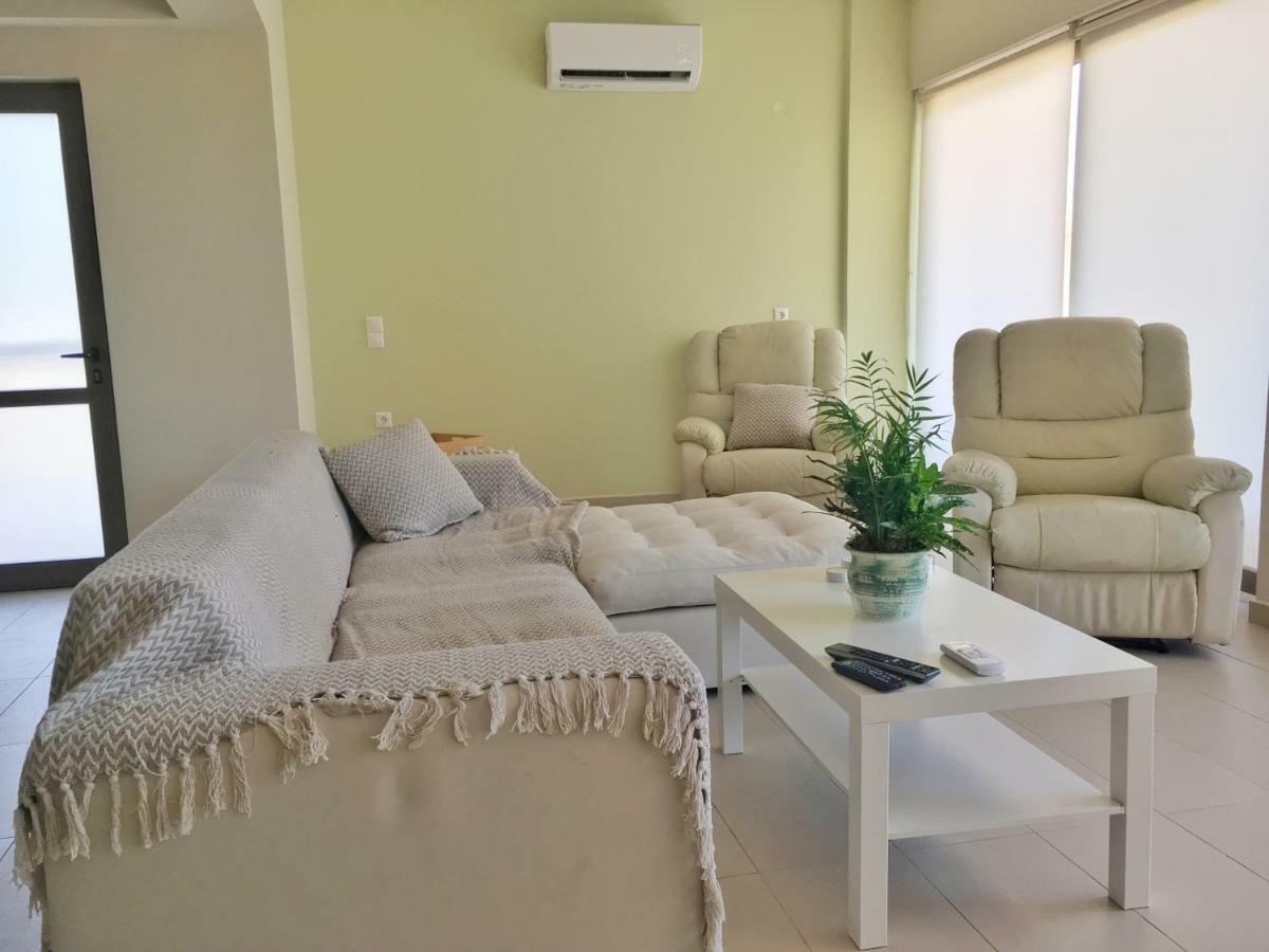 Stellar Beachhouse Gerani  ภายนอก รูปภาพ